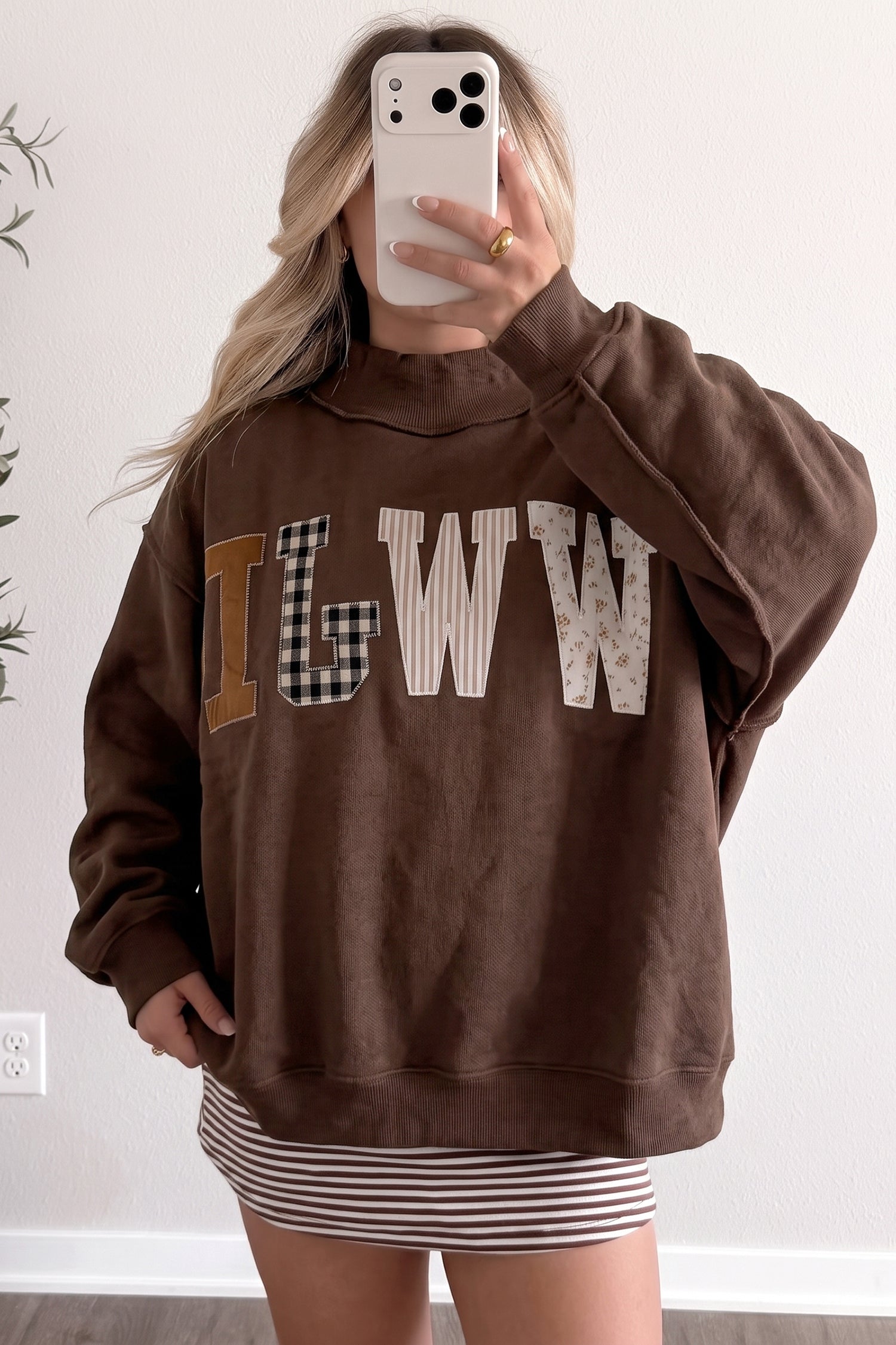 Gray WWJD Mixed Pattern Embroidered Patch Graphic Mock Neck Sweatshirt