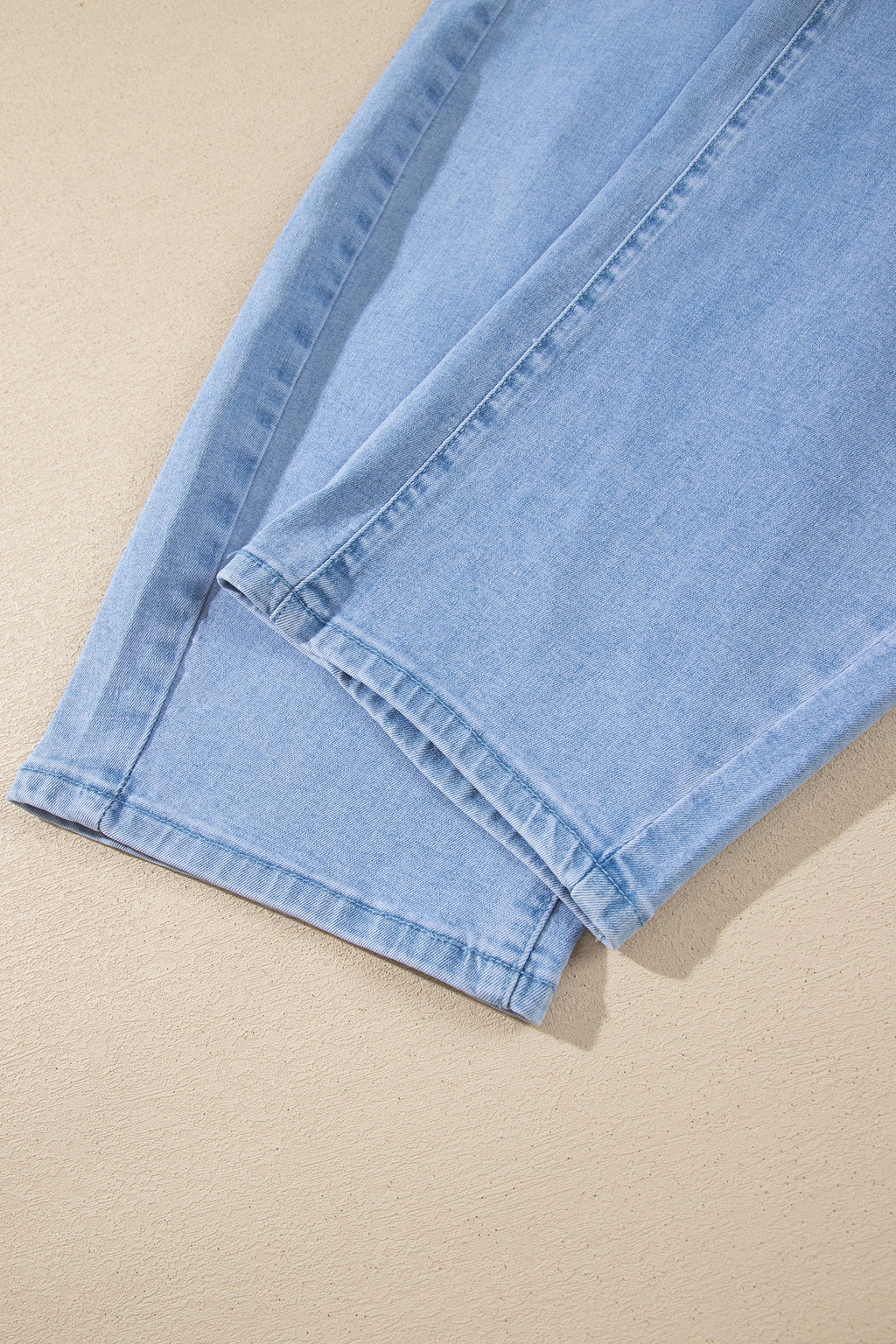 Beau Blue Solid Color Square Patch Pocket Ankle-length Barrel Jeans