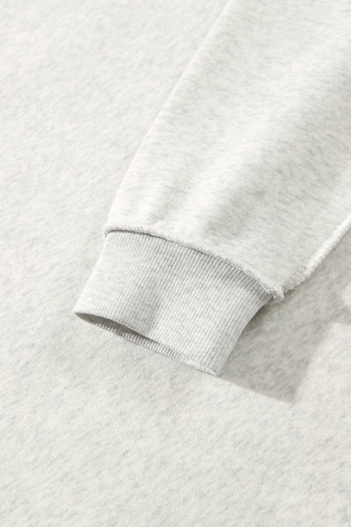 MERRY Embroidered Mockneck