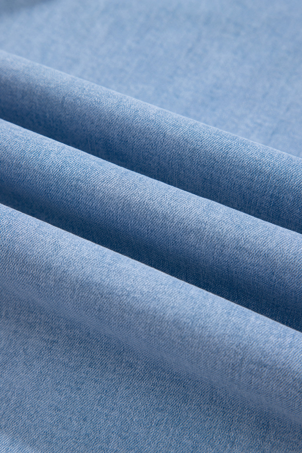 Beau Blue Solid Color Square Patch Pocket Ankle-length Barrel Jeans
