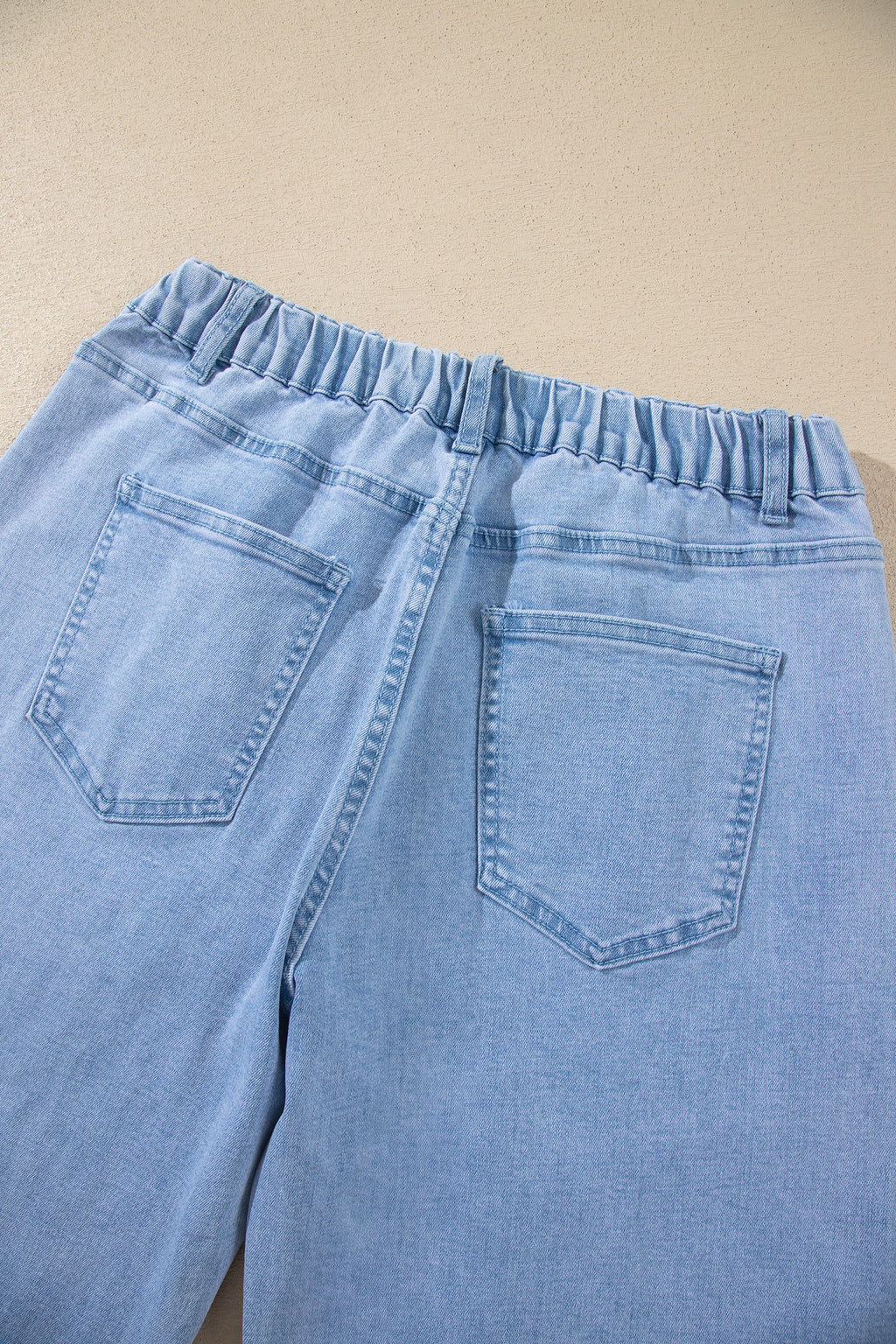 Beau Blue Solid Color Square Patch Pocket Ankle-length Barrel Jeans